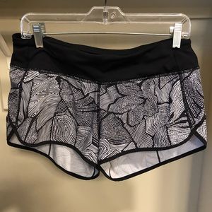 Lululemon Speed up shorts size 8.